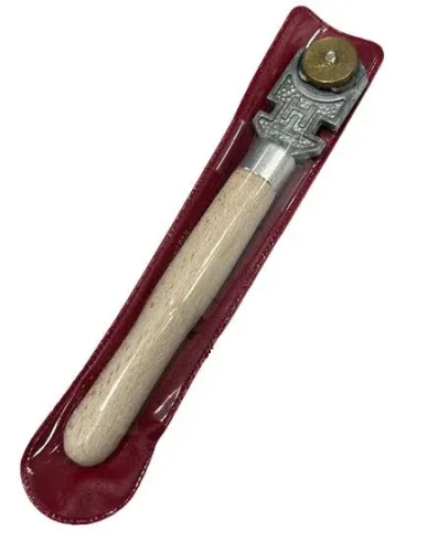 Стеклорез 6-роликовый с деревянной ручкой Политех 3010020